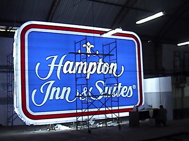 Hampton Inn & Suites